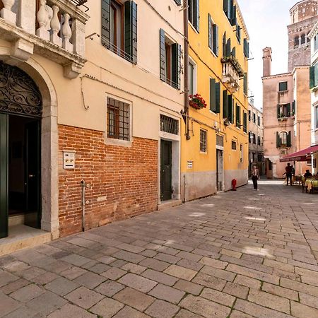 Glass House - Loft 2 Minutes To Rialto Bridge & View Venesia Bagian luar foto