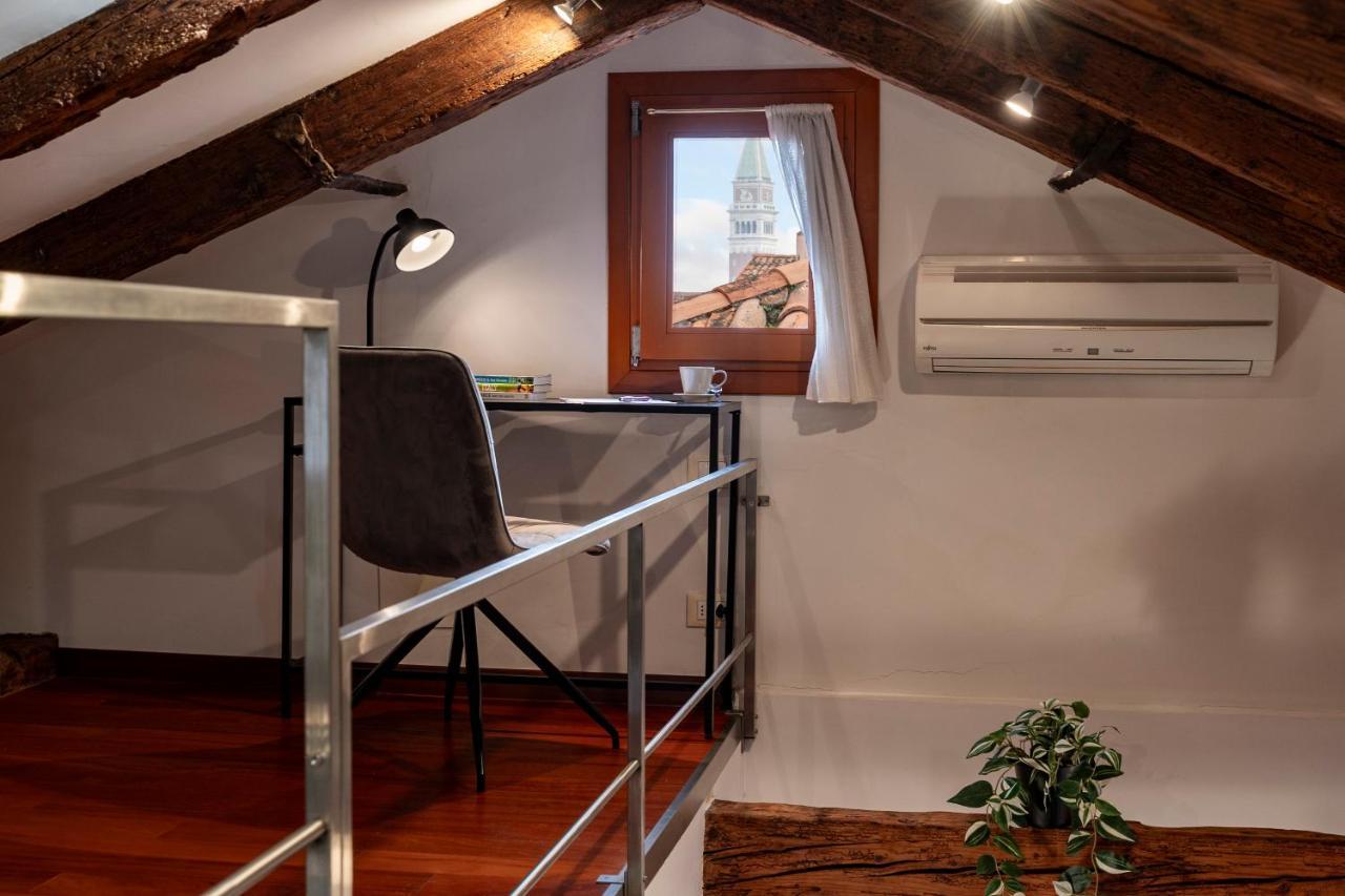 Glass House - Loft 2 Minutes To Rialto Bridge & View Venesia Bagian luar foto