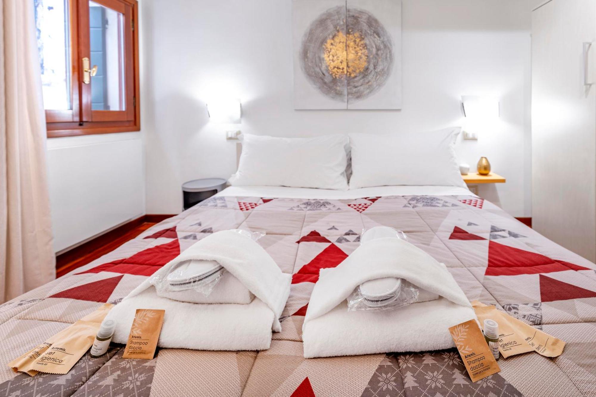 Glass House - Loft 2 Minutes To Rialto Bridge & View Venesia Bagian luar foto
