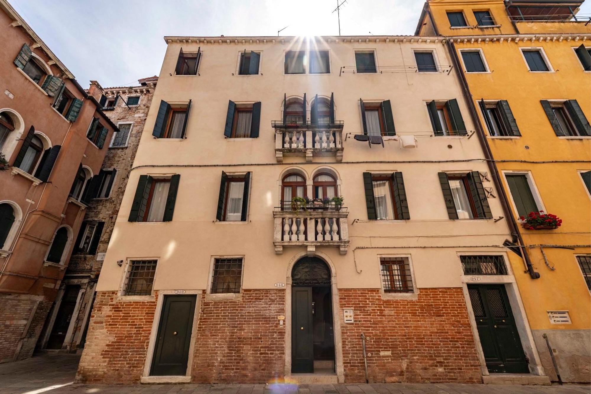 Glass House - Loft 2 Minutes To Rialto Bridge & View Venesia Bagian luar foto